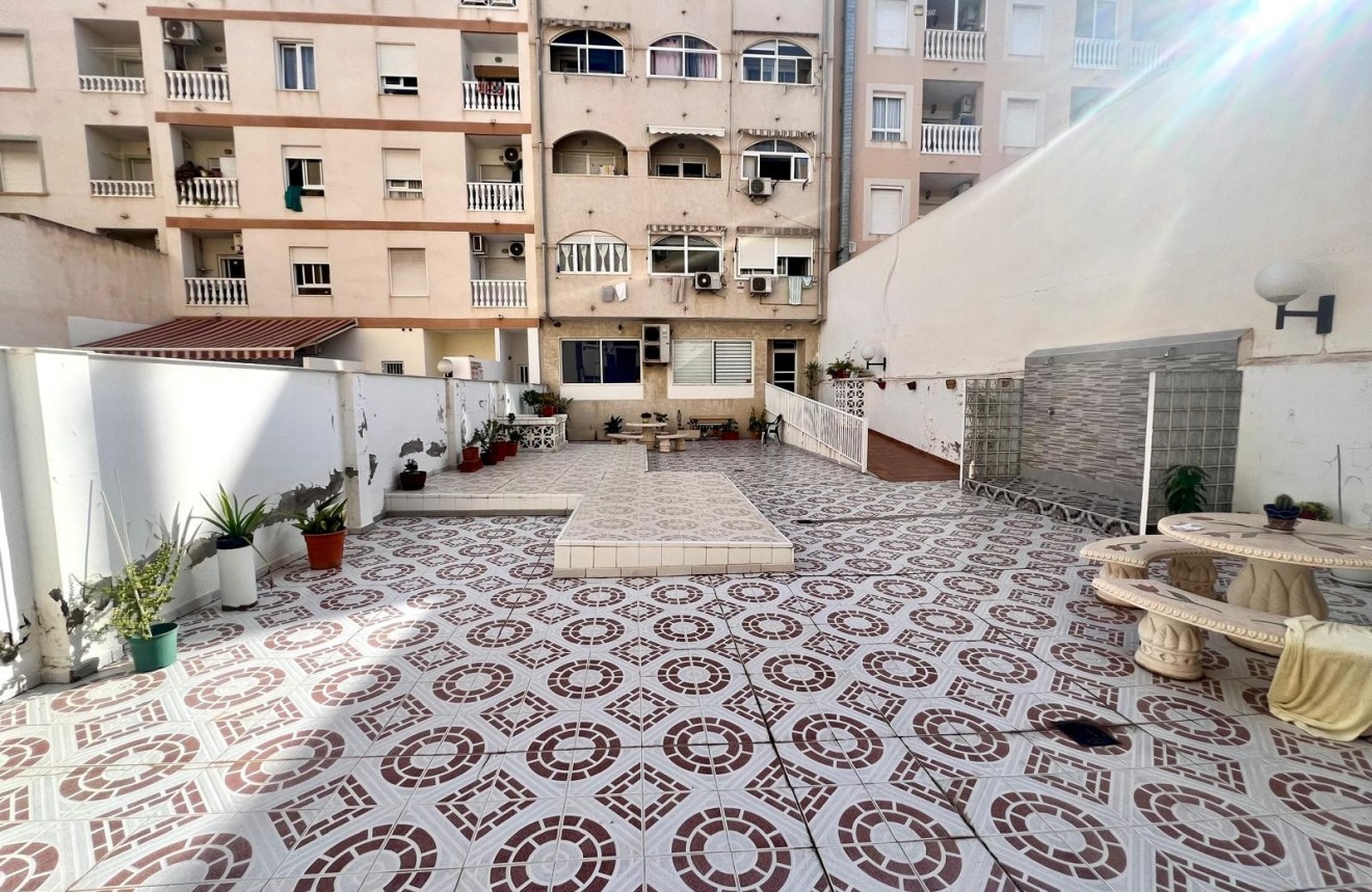 Tweedehands - Appartement / flat -
Torrevieja - Centro