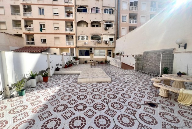 Resale - Apartment / flat -
Torrevieja - Centro