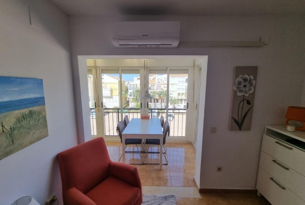 Segunda mano - Apartamento / piso -
Torrevieja - La veleta