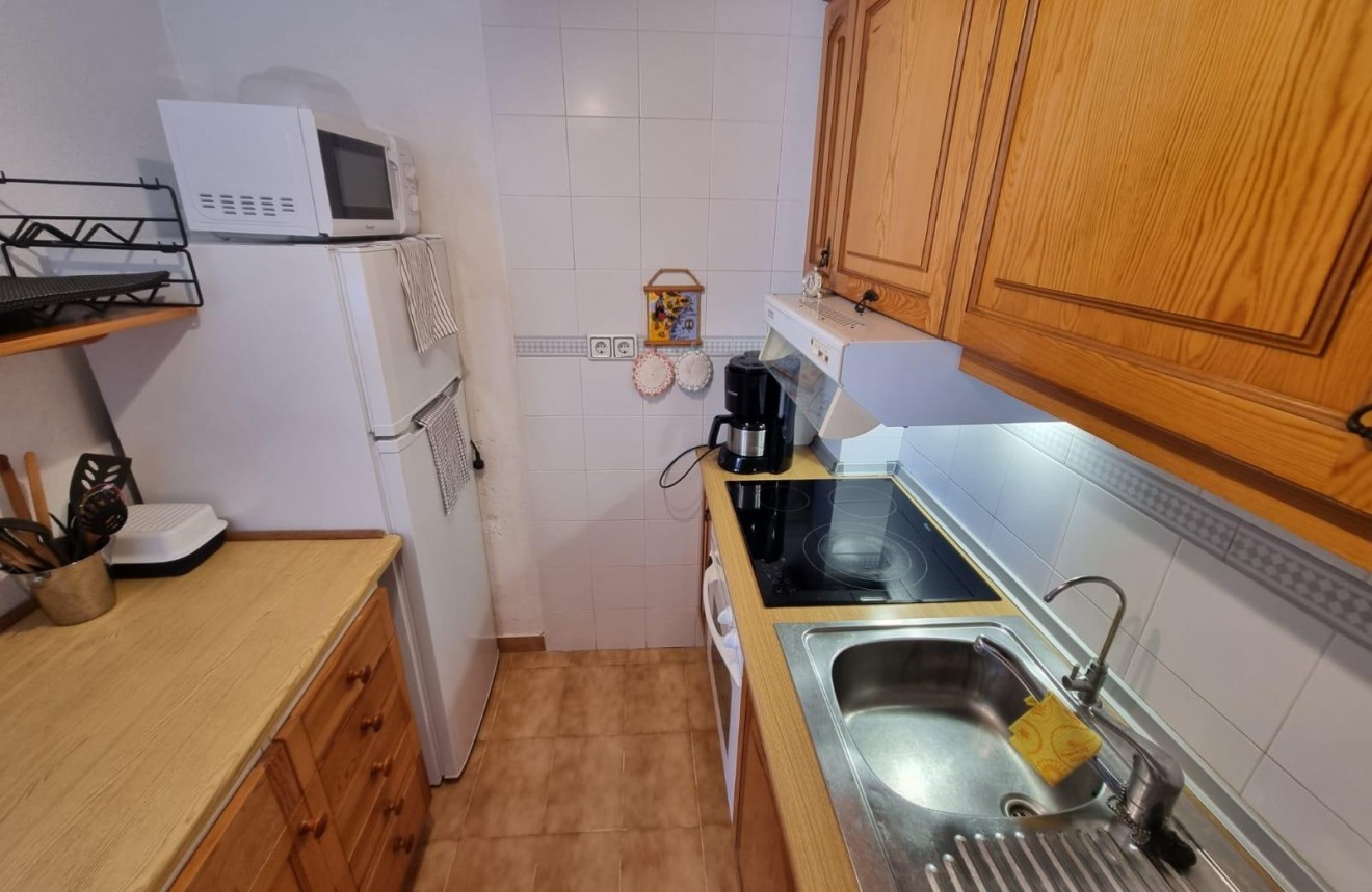 Segunda mano - Apartamento / piso -
Torrevieja - La veleta