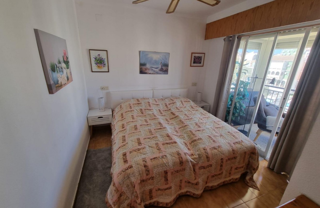 Tweedehands - Appartement / flat -
Torrevieja - La veleta