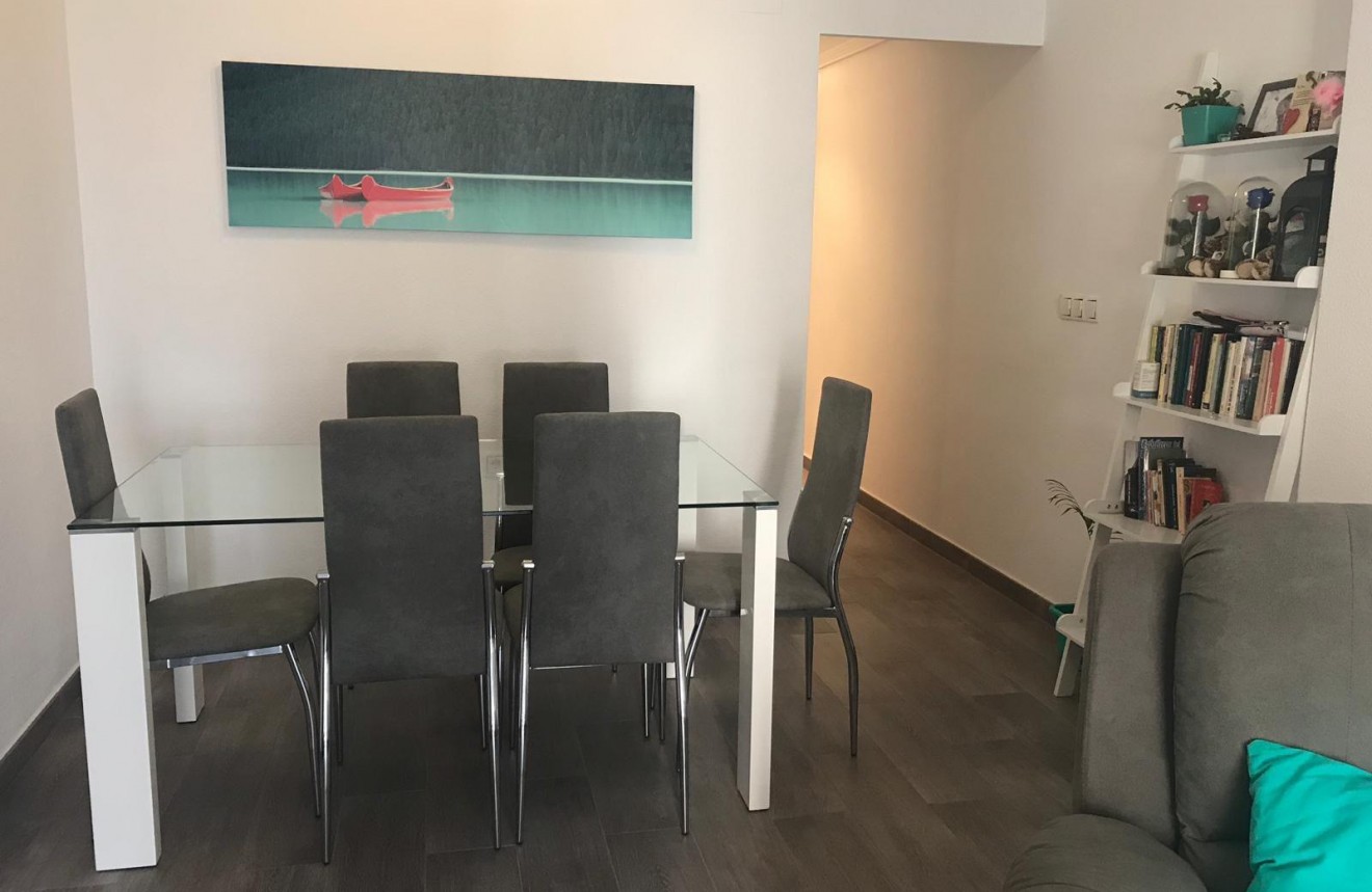 D'occasion - Appartement -
Torrevieja - Centro