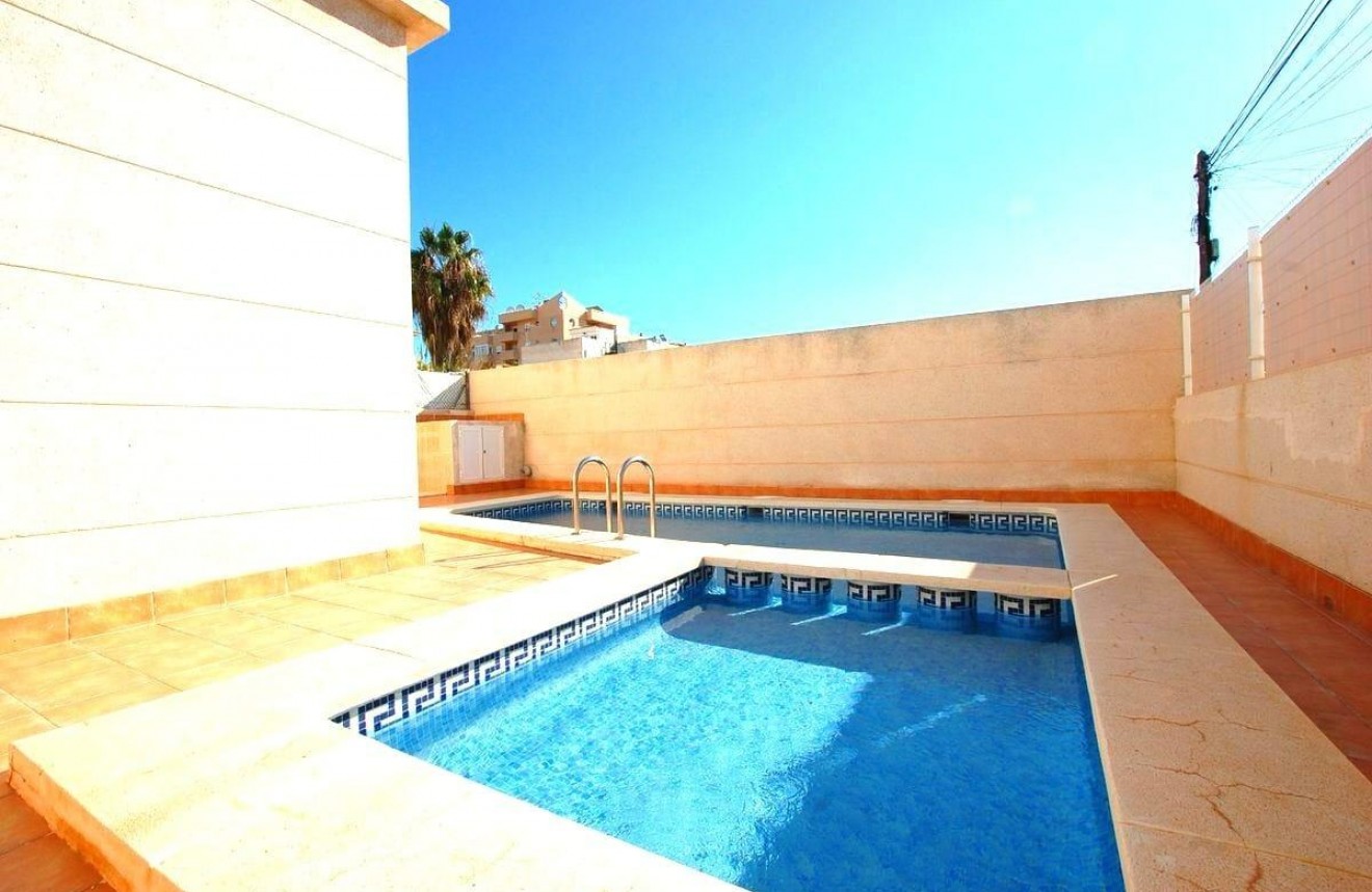 Tweedehands - Appartement / flat -
Torrevieja - Parque las naciones