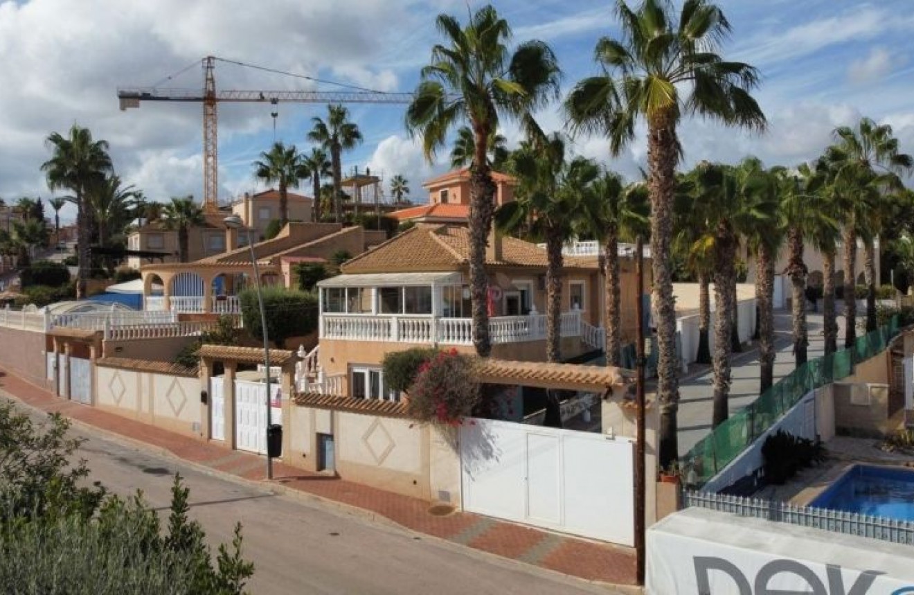 Tweedehands - Chalet -
Torrevieja - Costa Blanca