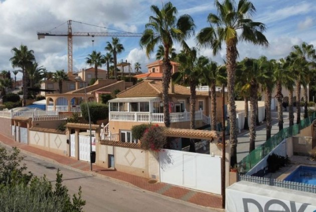 Tweedehands - Chalet -
Torrevieja - Costa Blanca