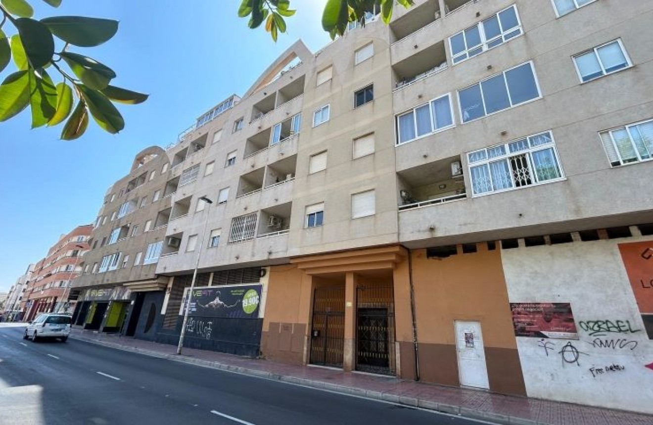 Resale - Apartment / flat -
Torrevieja - Costa Blanca