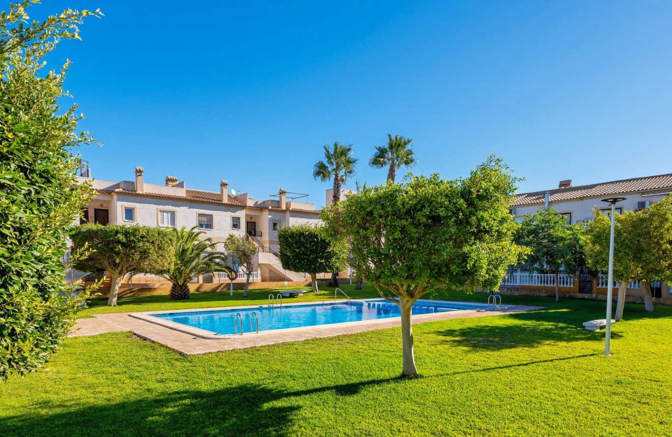 Segunda mano - Bungalow -
Torrevieja - aguas nuevas