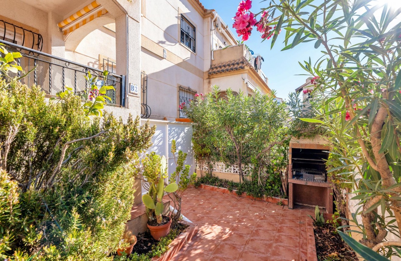 Z drugiej ręki - Bungalow -
Torrevieja - aguas nuevas