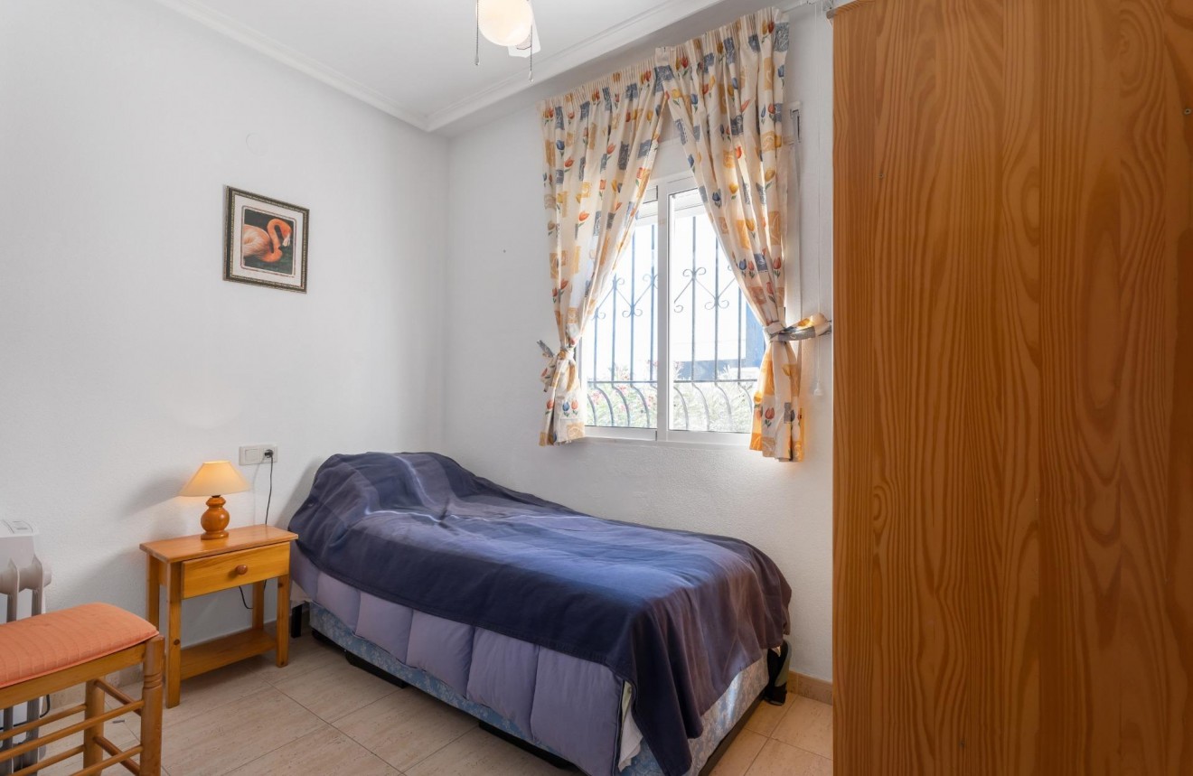 Z drugiej ręki - Bungalow -
Torrevieja - aguas nuevas