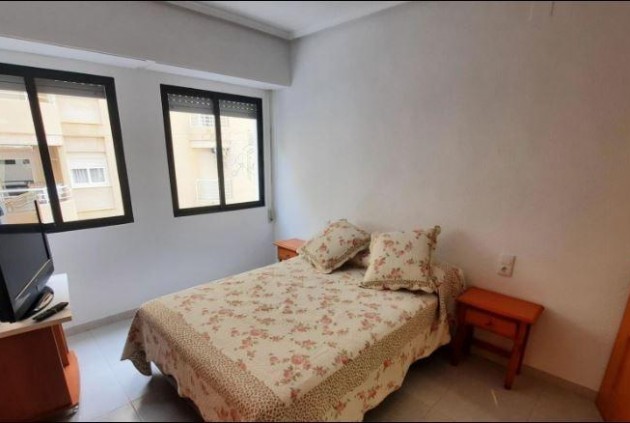 Segunda mano - Apartamento / piso -
Torrevieja - La Mata