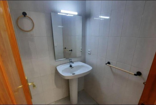 Segunda mano - Apartamento / piso -
Torrevieja - La Mata