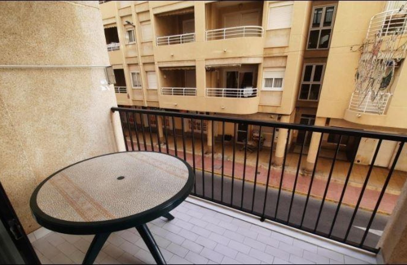 Resale - Apartment / flat -
Torrevieja - La Mata