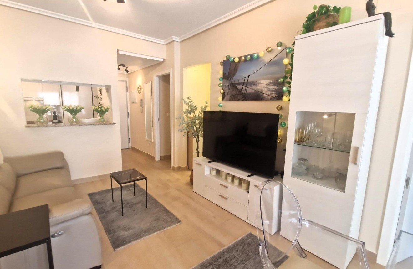 Resale - Apartment / flat -
Torrevieja - Torreblanca