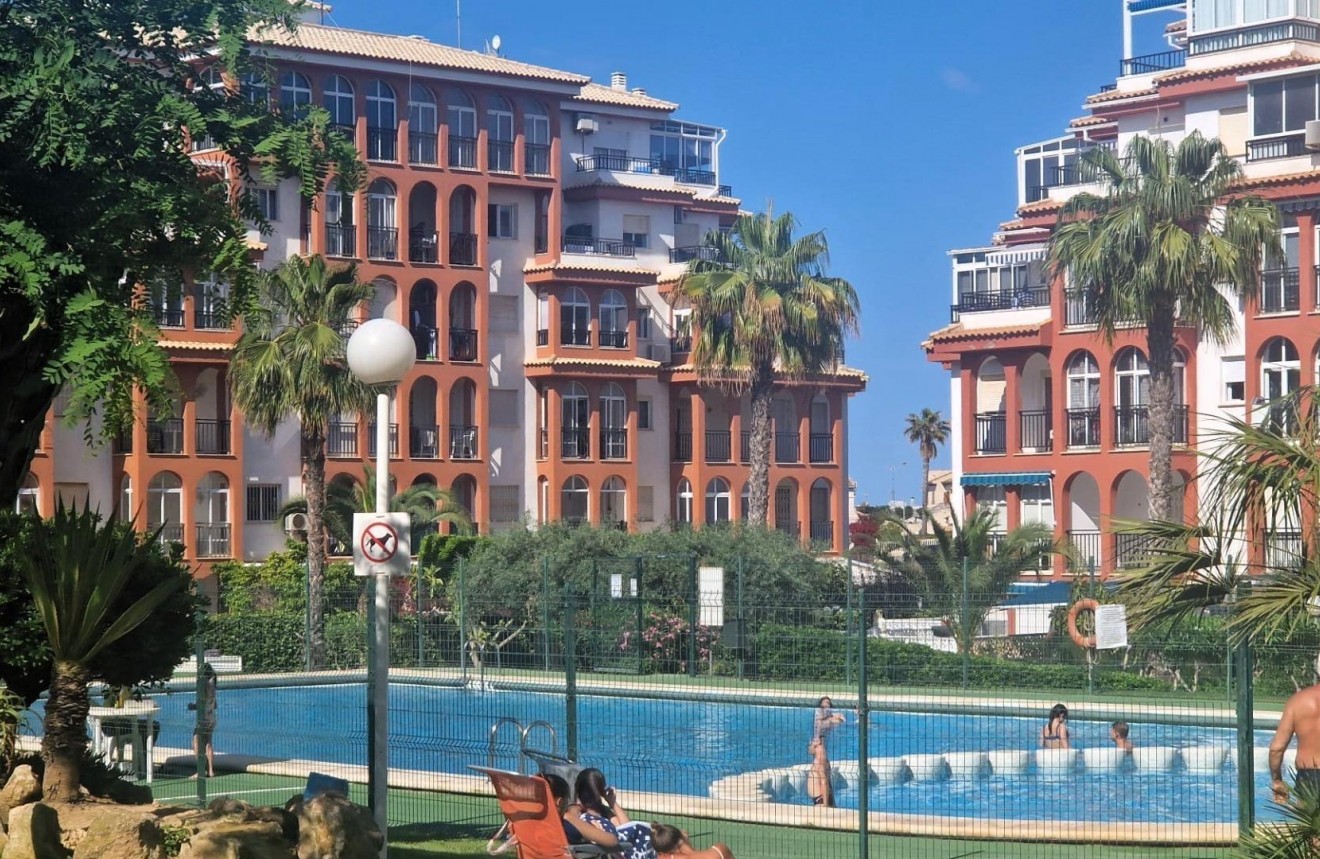 Resale - Apartment / flat -
Torrevieja - Torreblanca