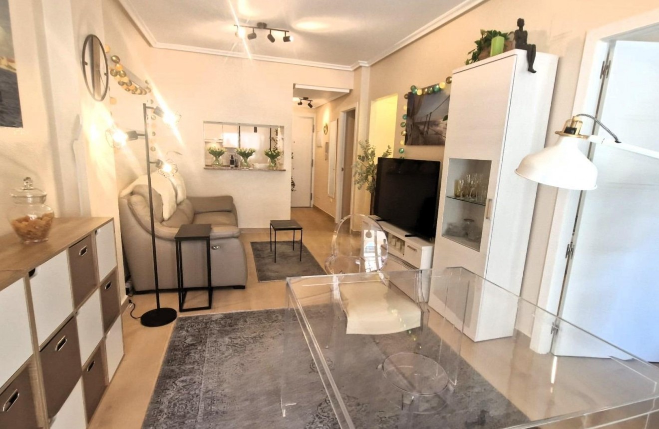 Resale - Apartment / flat -
Torrevieja - Torreblanca