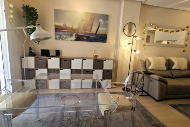 Resale - Apartment / flat -
Torrevieja - Torreblanca