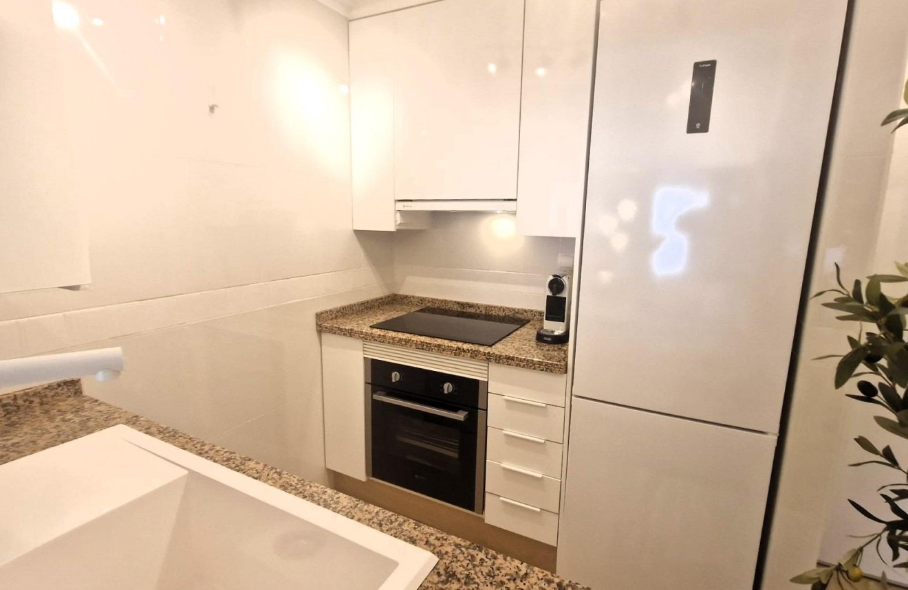 D'occasion - Appartement -
Torrevieja - Torreblanca