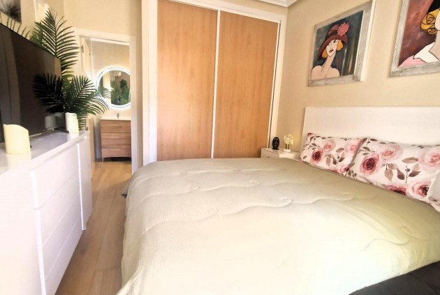 Segunda mano - Apartamento / piso -
Torrevieja - Torreblanca