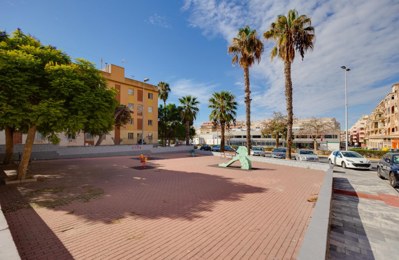 Resale - Apartment / flat -
Torrevieja - Costa Blanca