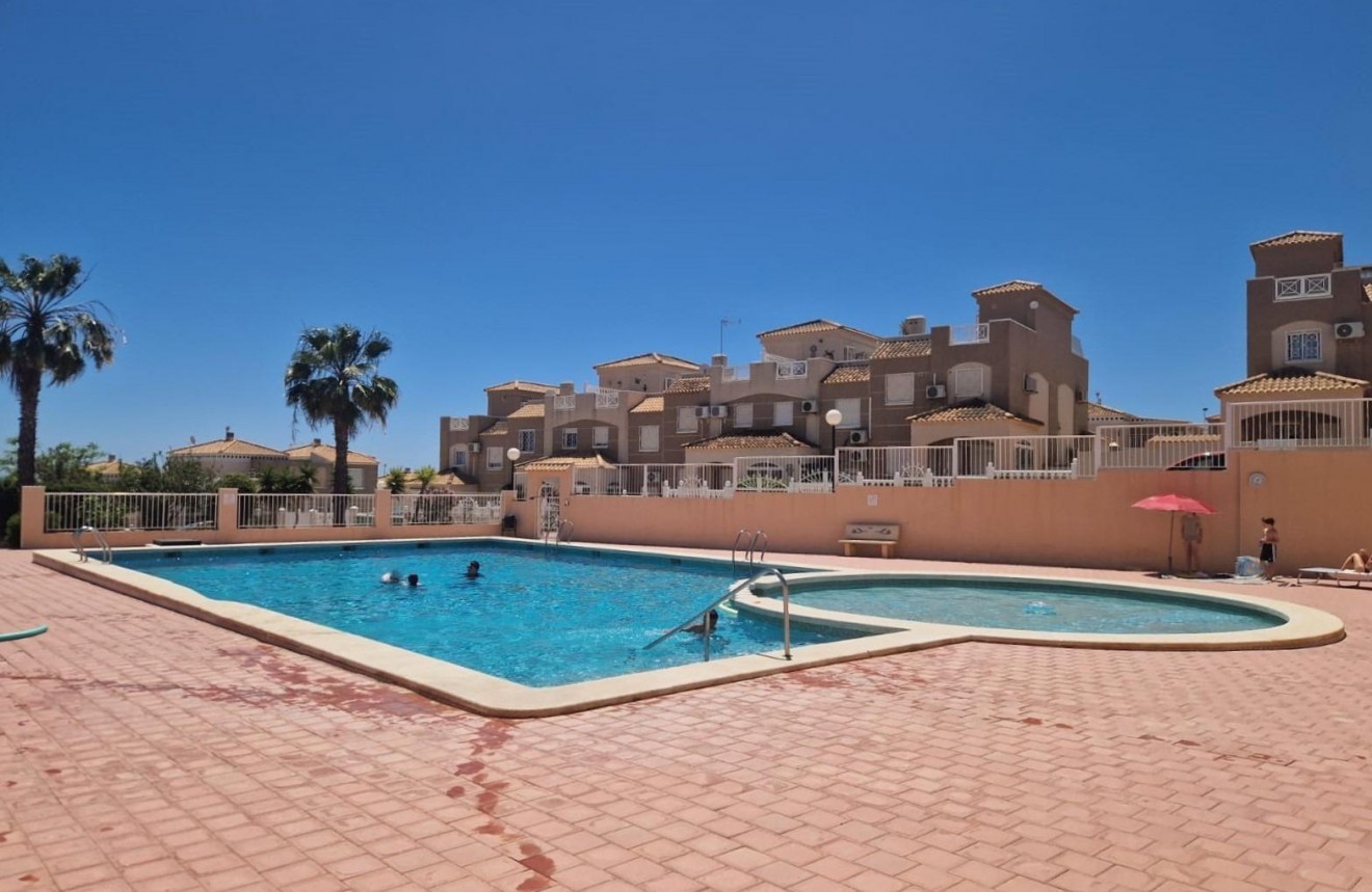 Resale - Bungalow -
Torrevieja - Aguas Nuevas 1