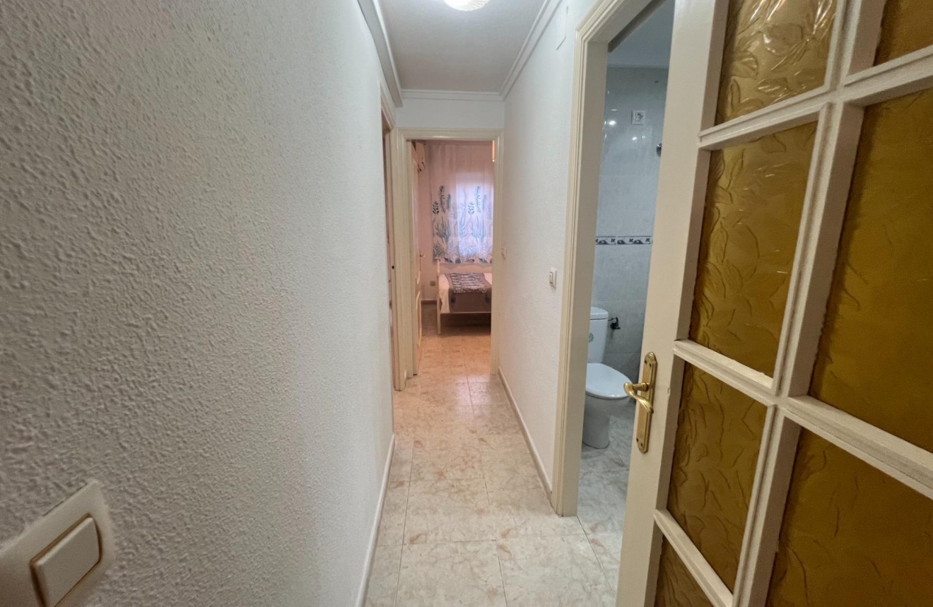 Z drugiej ręki - Bungalow -
Torrevieja - Nueva Torrevieja