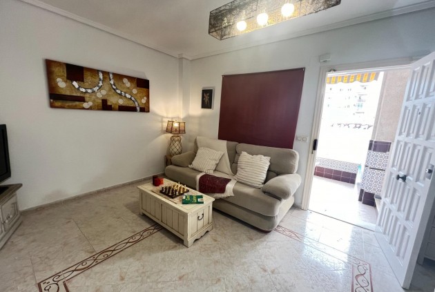 Z drugiej ręki - Bungalow -
Torrevieja - Nueva Torrevieja