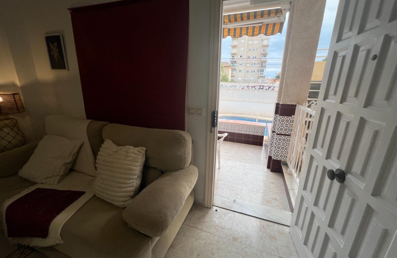 Z drugiej ręki - Bungalow -
Torrevieja - Nueva Torrevieja