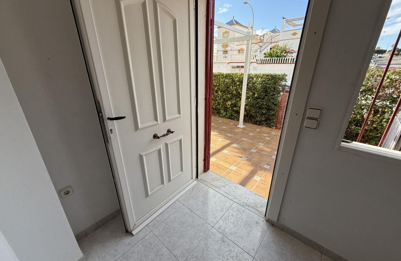 Tweedehands - Appartement / flat -
Torrevieja - Costa Blanca