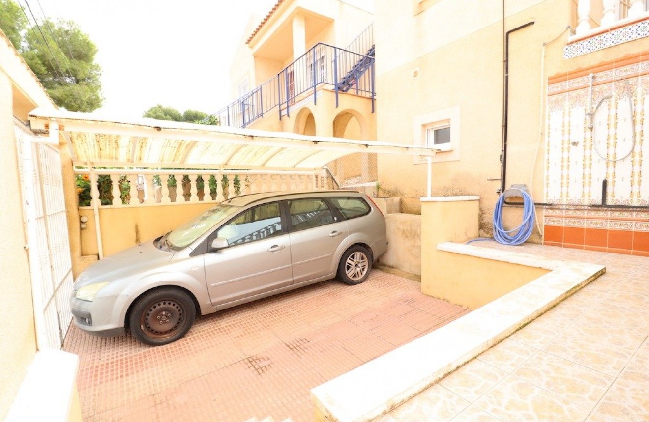 Resale - Chalet -
Torrevieja - Costa Blanca