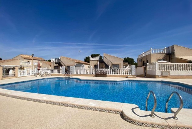 Resale - Chalet -
Torrevieja - Costa Blanca