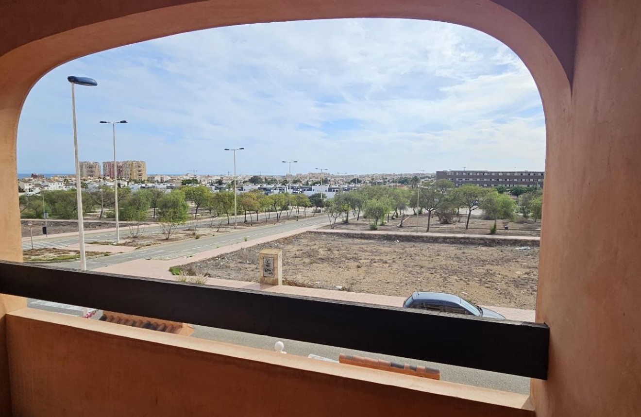 Resale - Apartment / flat -
Torrevieja - aguas nuevas