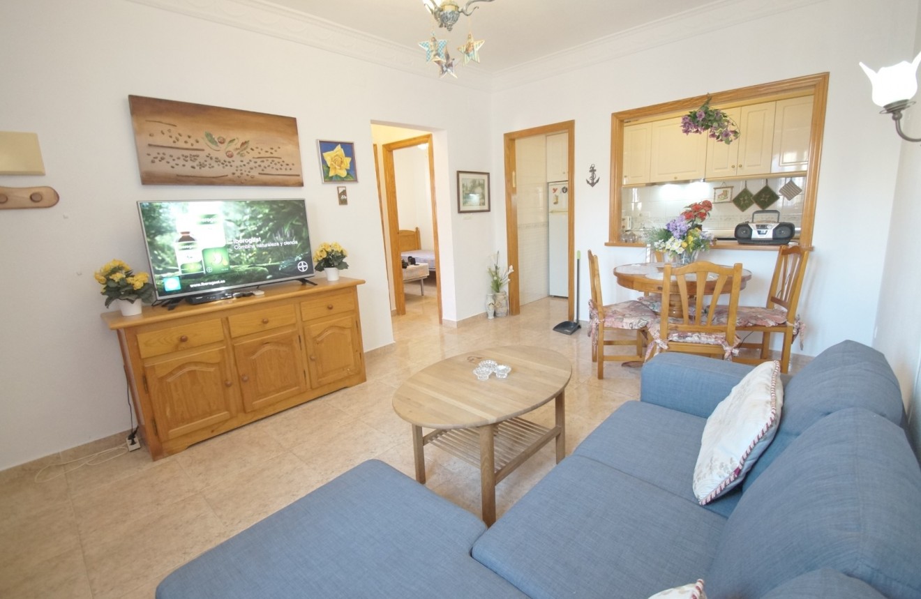 Resale - Chalet -
Torrevieja - Costa Blanca