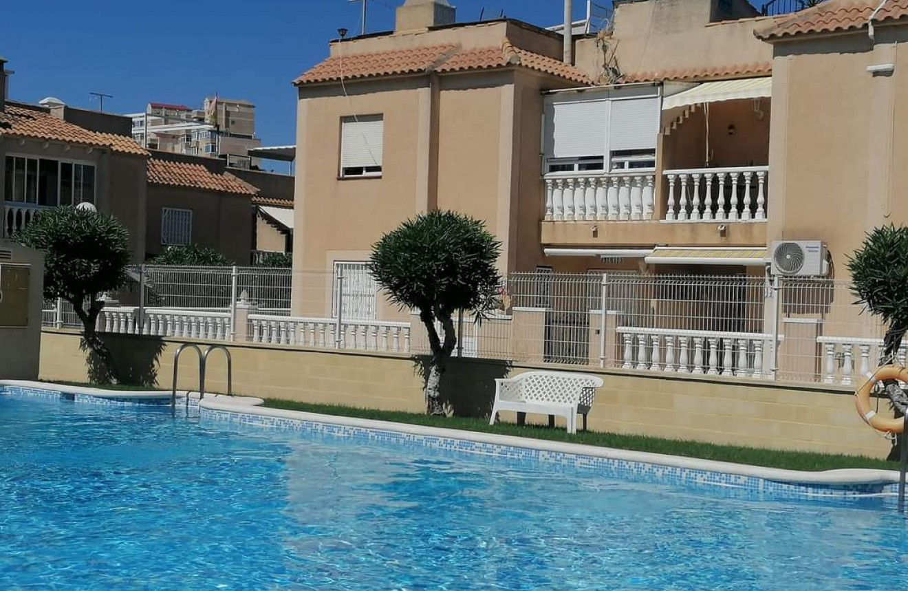 Aus zweiter Hand - Bungalow -
Torrevieja - aguas nuevas