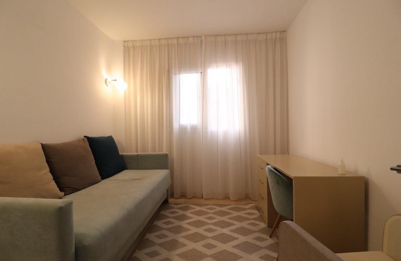 Resale - Apartment / flat -
Torrevieja - Costa Blanca