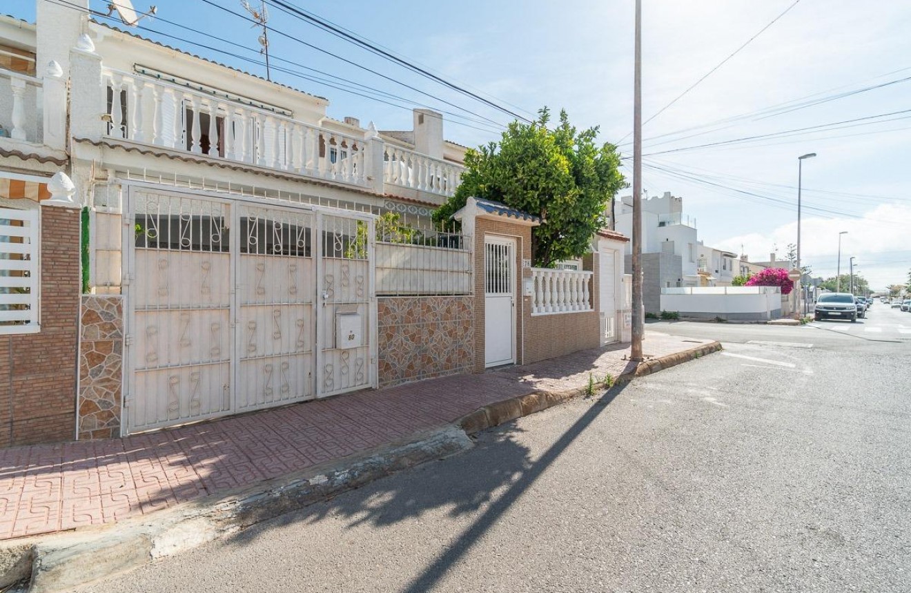 Segunda mano - Bungalow -
Torrevieja - Los Frutales