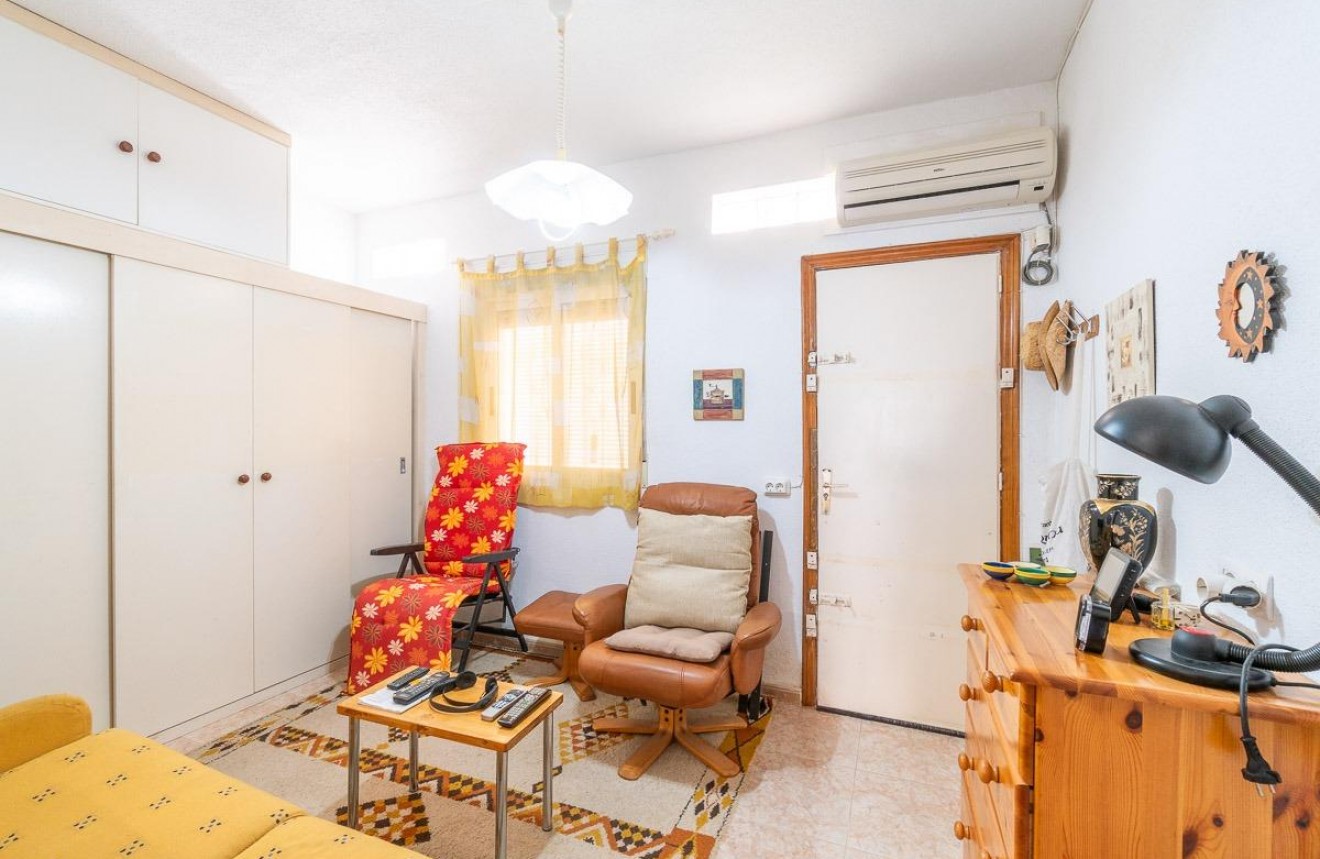 Z drugiej ręki - Bungalow -
Torrevieja - Los Frutales