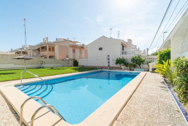 Z drugiej ręki - Bungalow -
Torrevieja - Los Frutales