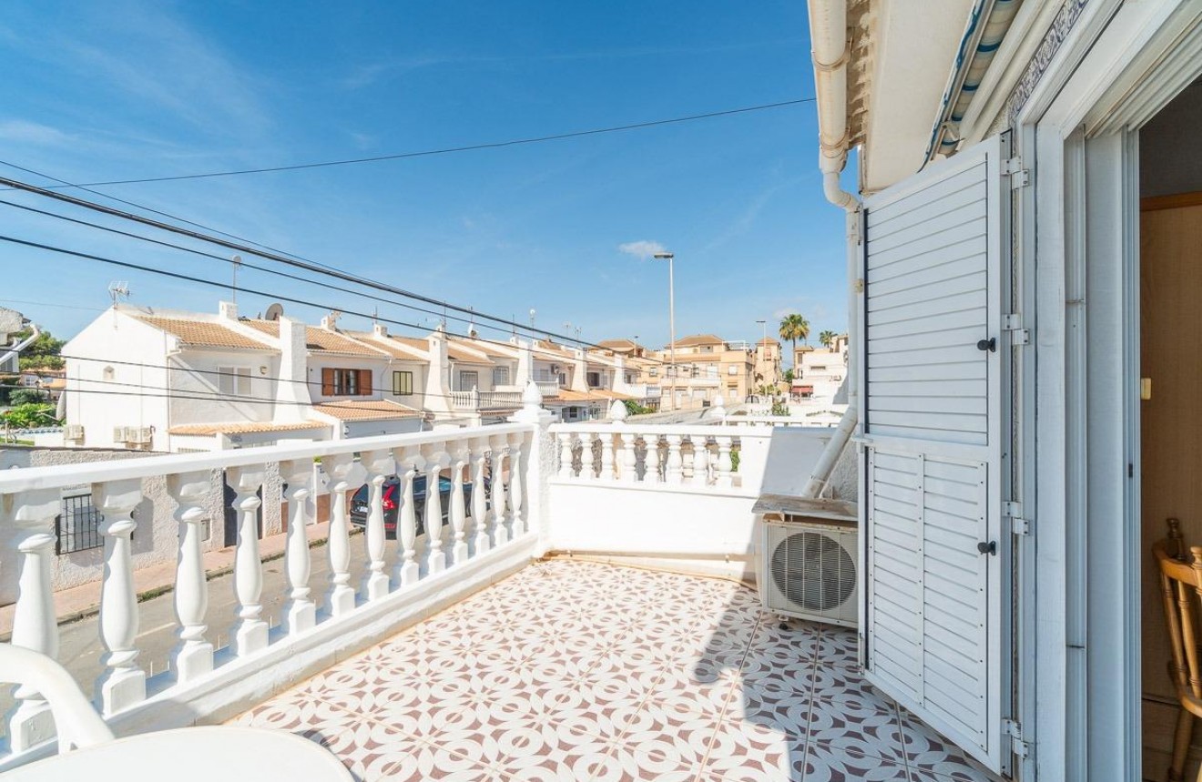 Z drugiej ręki - Bungalow -
Torrevieja - Los Frutales