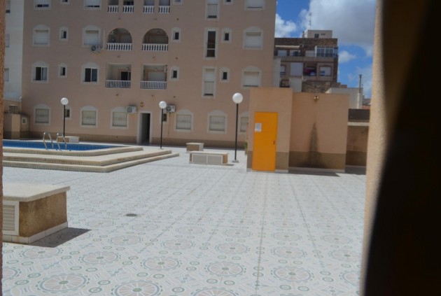 Z drugiej ręki - Daszek -
Torrevieja - Centro