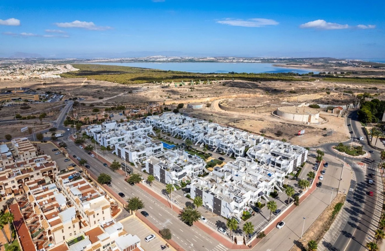 Segunda mano - Bungalow -
Torrevieja - Aguas Nueva