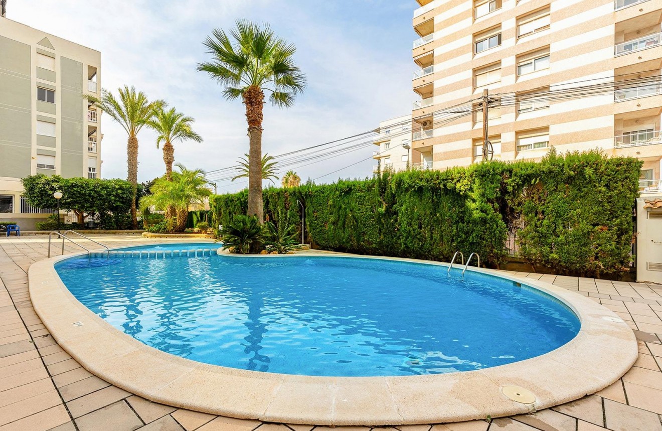 Resale - Apartment / flat -
Torrevieja - Nueva Torrevieja