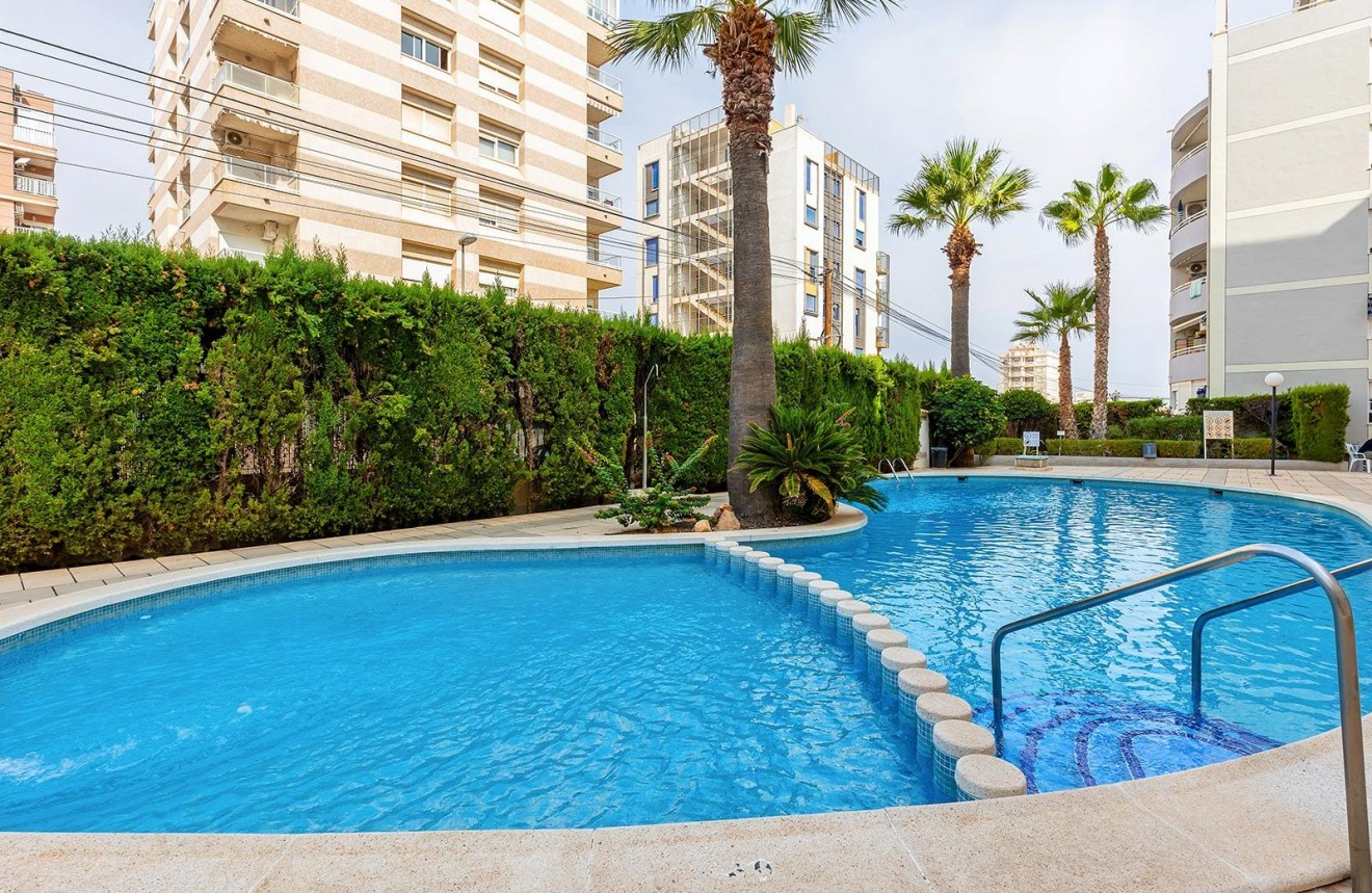 Resale - Apartment / flat -
Torrevieja - Nueva Torrevieja