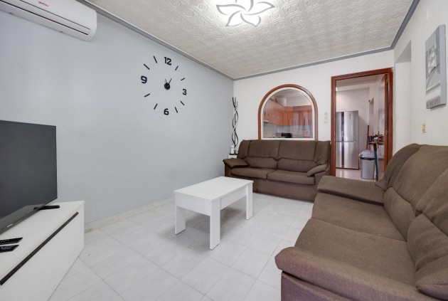 Resale - Chalet -
Torrevieja - San luis