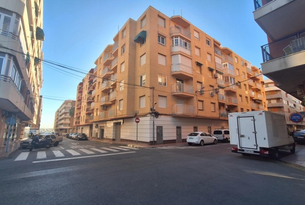 Tweedehands - Appartement / flat -
Torrevieja - Acequion