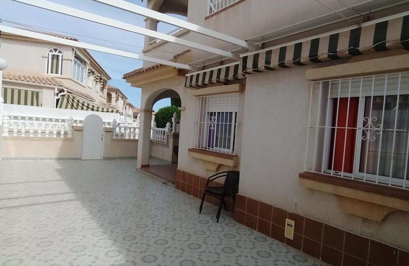 Tweedehands - Bungalow -
Torrevieja - Torreblanca