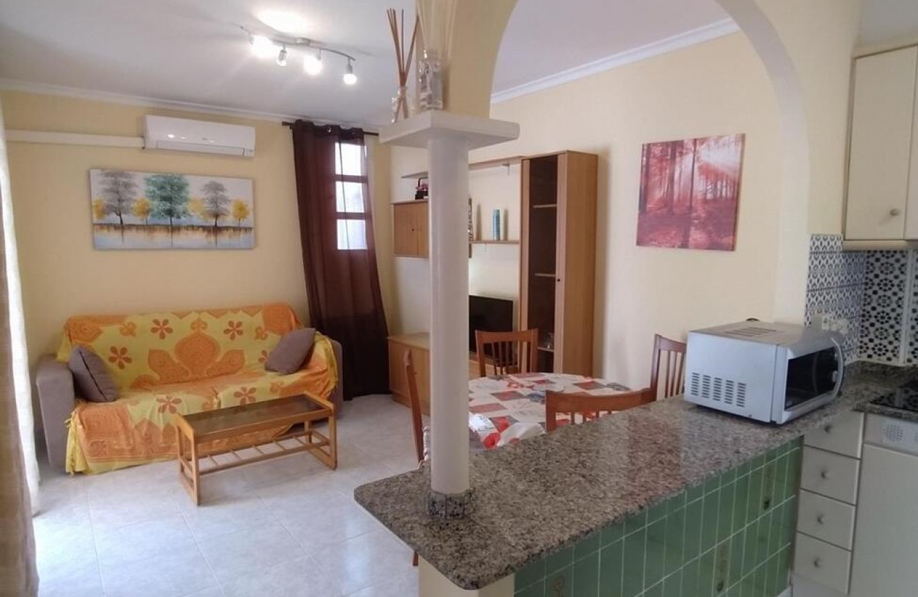 Z drugiej ręki - Bungalow -
Torrevieja - Torreblanca