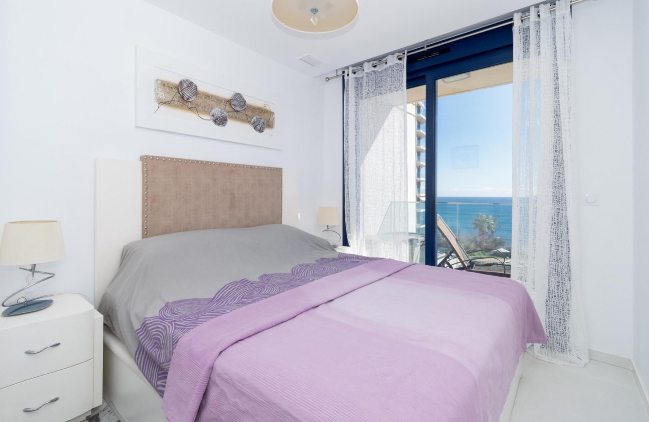 Resale - Apartment / flat -
Torrevieja - Punta prima