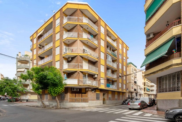 Resale - Apartment / flat -
Torrevieja - Playa del Cura