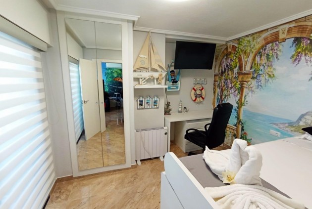 Resale - Apartment / flat -
Torrevieja - La Mata