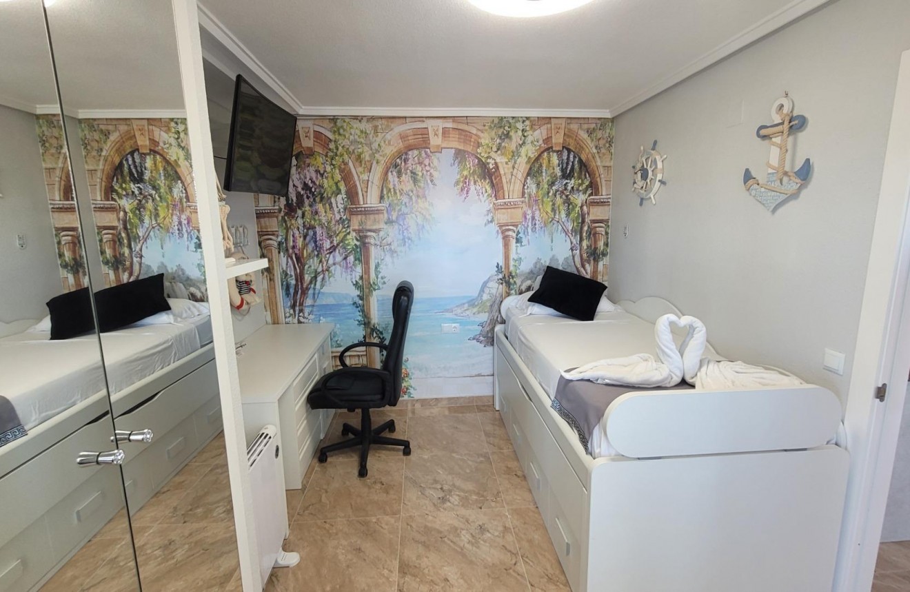 Resale - Apartment / flat -
Torrevieja - La Mata